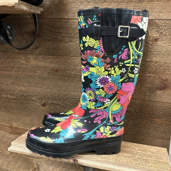 Sackroots boots Sz.6, lined with adjustable calf. Black/floral - Picture 2 of 7